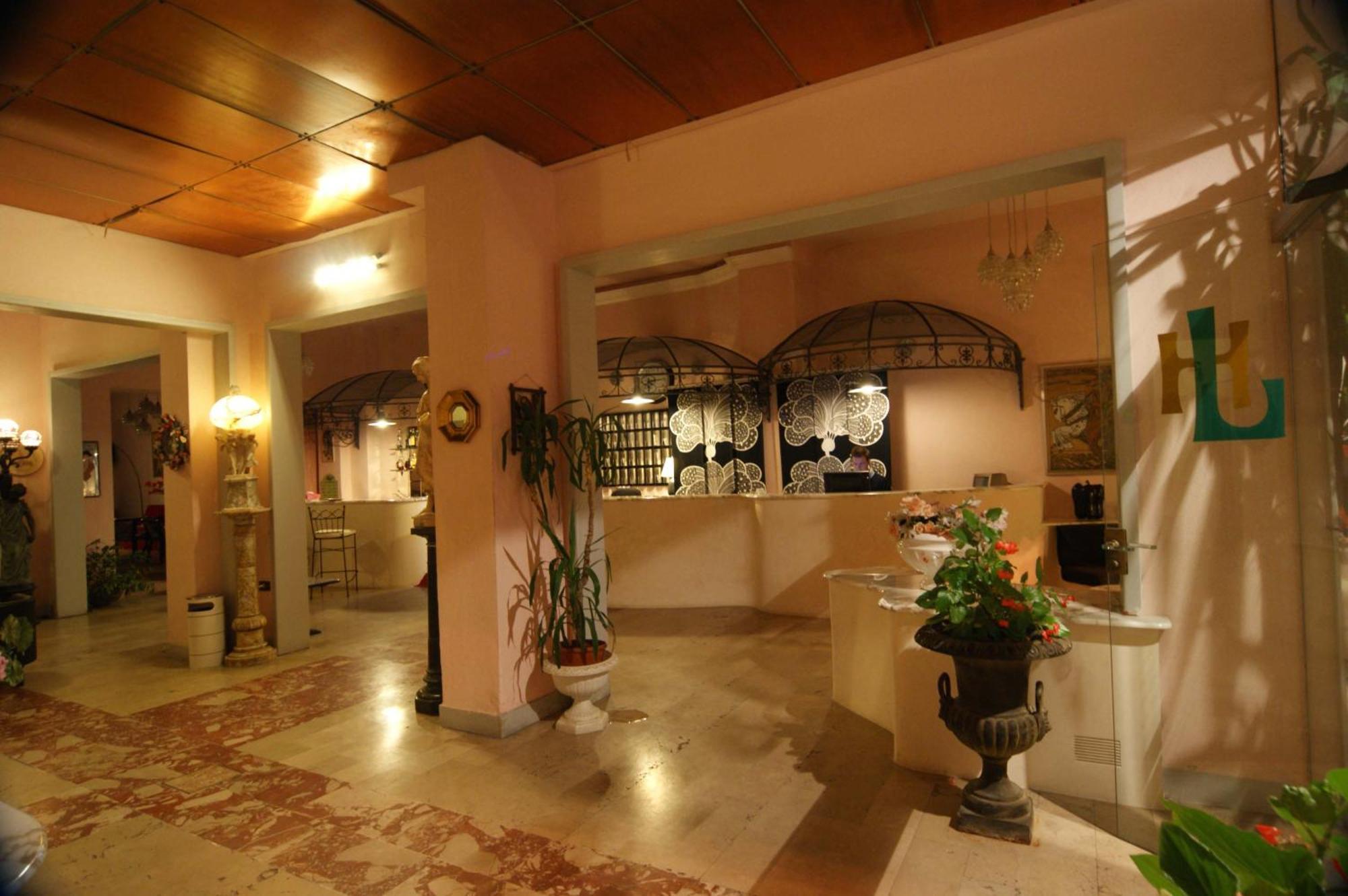 Hotel Liberty Viareggio Bagian luar foto